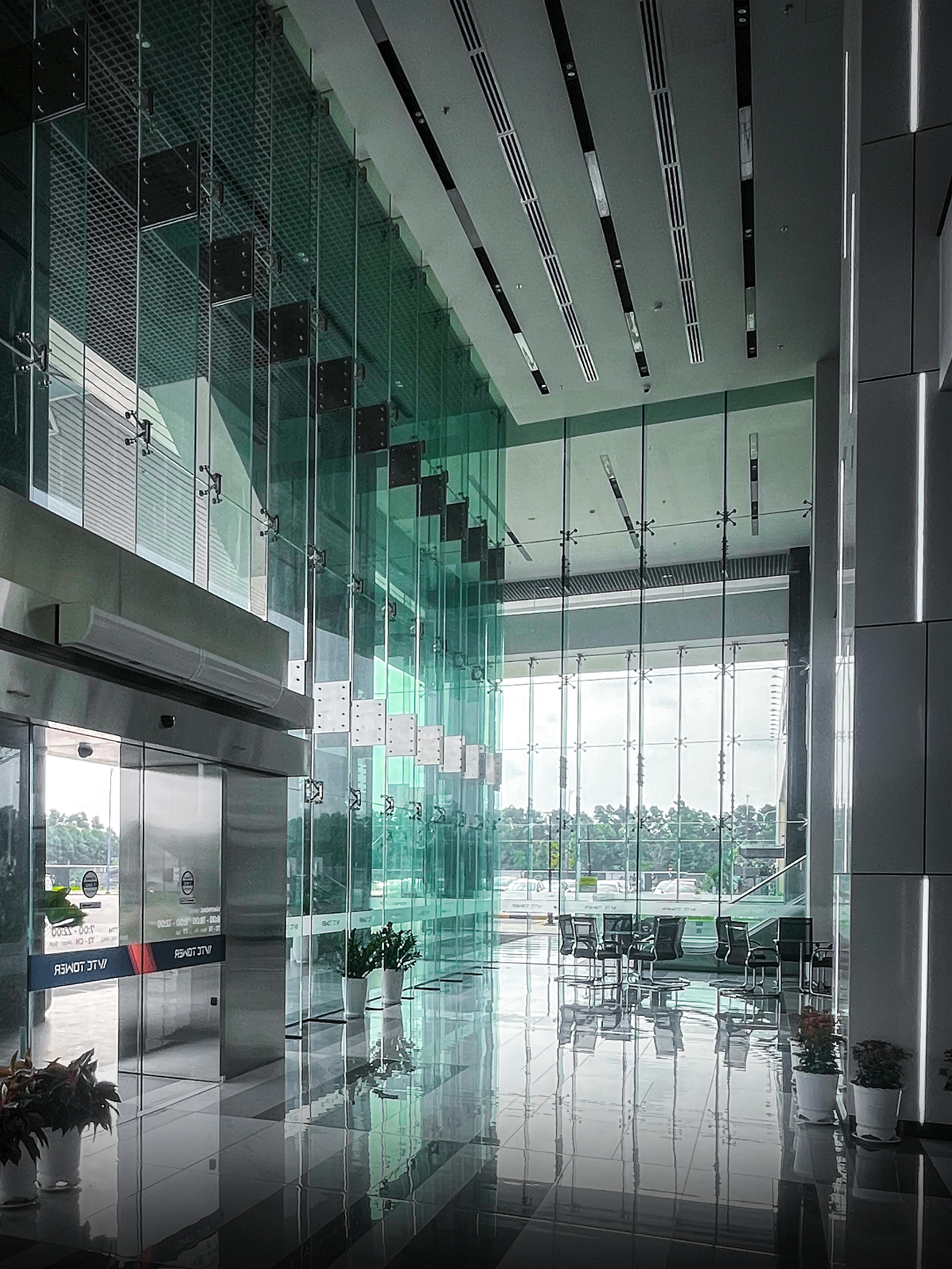 Spider Glazing & Glass Facade Systems — 10